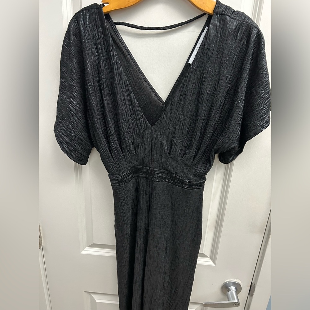 ASTR The Label Black V-Neck Midi Dress - Picture 4 of 8